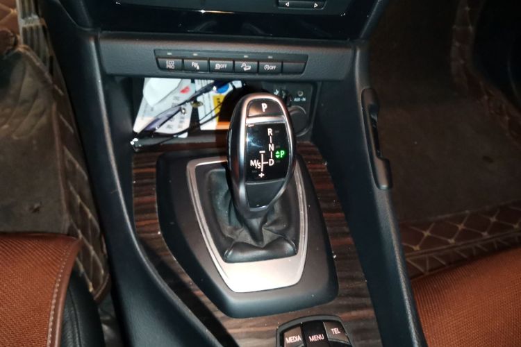 宝马X1 2015款 xDrive20i 时尚晋级版中控内饰18