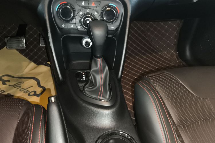 菲亚特 致悦 2014款 1.4T 自动运动版局部细节18