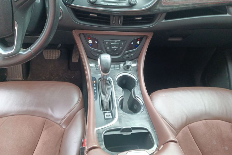 别克 昂科威 2016款 20T 两驱精英型中控内饰18