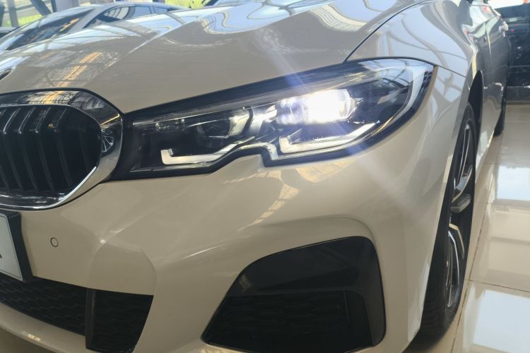 宝马3系 2022款 325Li M运动套装车身外观36