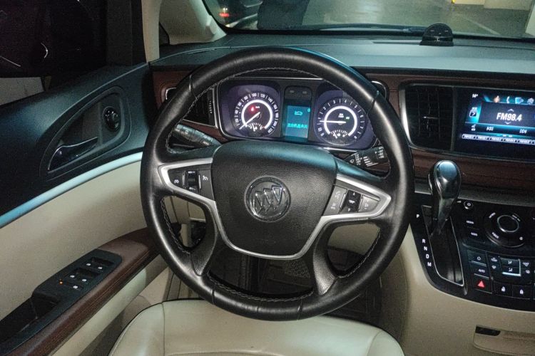 别克GL8 2017款 25S 豪华型 国V局部细节13