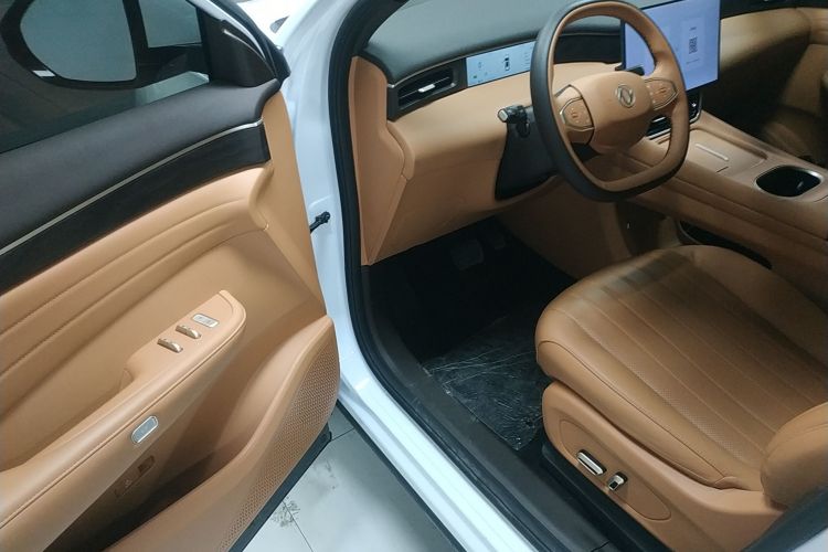 东风风神L8 2025款 112KM理想版中控内饰20