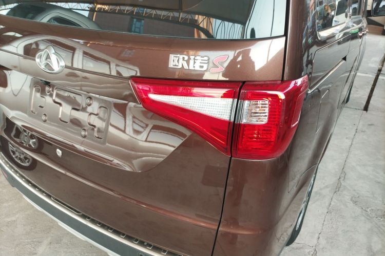 长安凯程 2021款 1.5L欧诺S智享版双蒸空调客车JL473QG车身外观9