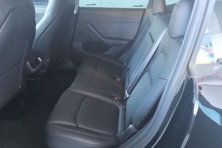 特斯拉 Model Y 2023款 长续航全轮驱动版中控内饰21