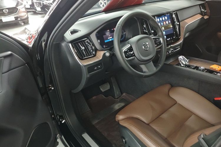 沃尔沃XC60新能源 2023款 T8 插电混动 长续航四驱智远豪华版中控内饰7003