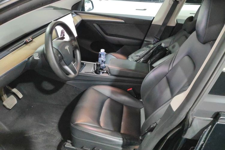 特斯拉 Model Y 2021款 标准续航后驱版局部细节19