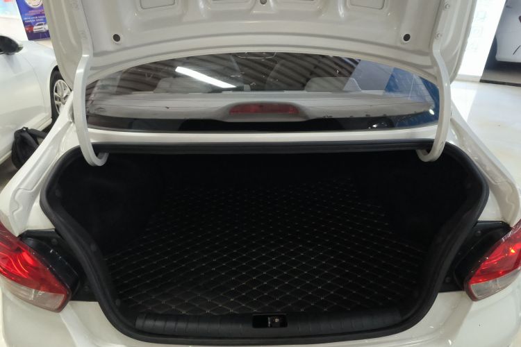 起亚 焕驰 2019款 1.4L 手动智享版Value 国VI局部细节23