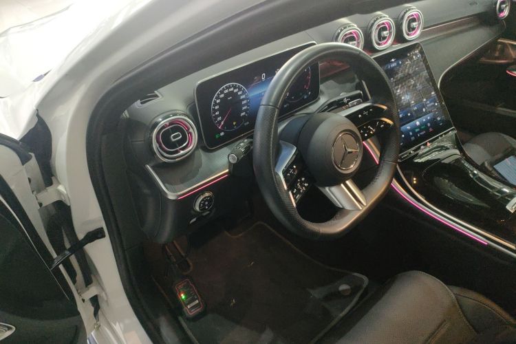 奔驰C级 2024款 改款 C 260 L 皓夜运动版中控内饰7003