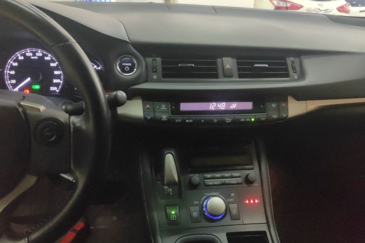 雷克萨斯CT 2017款 CT200h 精英版 单色 国V中控内饰16