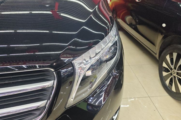 奔驰V级 2018款 V 260 领航版 国VI局部细节36