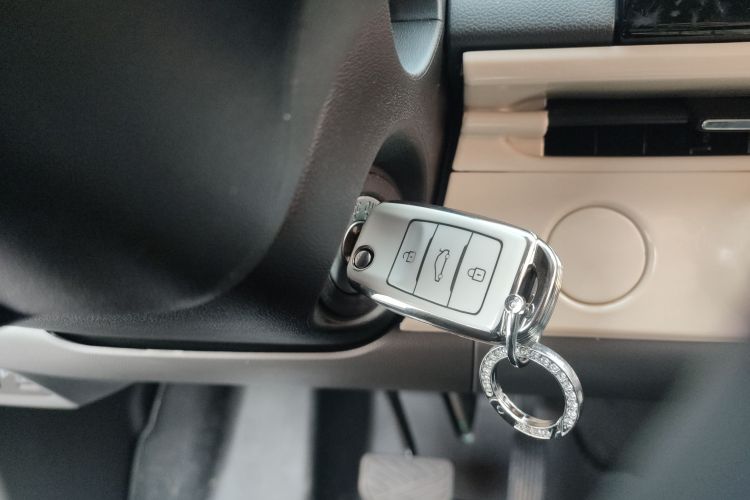 长安启源 长安Lumin 2023款 205km 香沁款中控内饰11