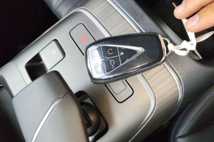 长安 逸达 2023款 蓝鲸NE 1.5T GDI DCT旗舰型中控内饰7001