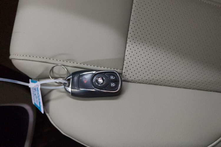 别克GL8 2017款 ES 28T 舒适型 国V中控内饰11