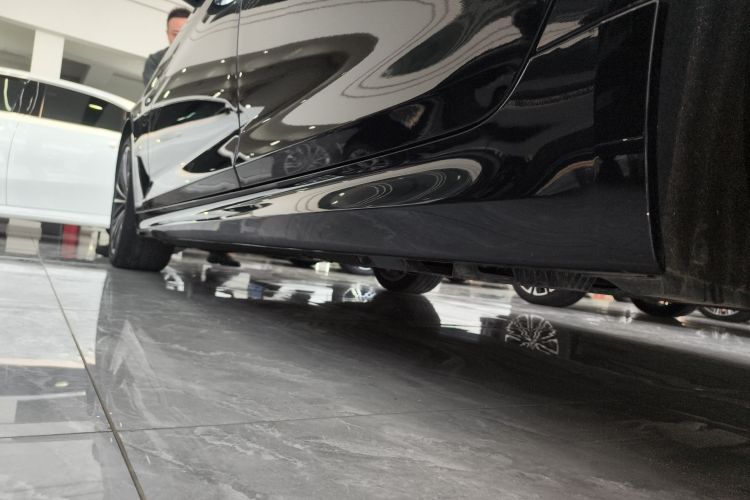 宝马5系 2019款 改款 530Li 领先型 M运动套装局部细节9002