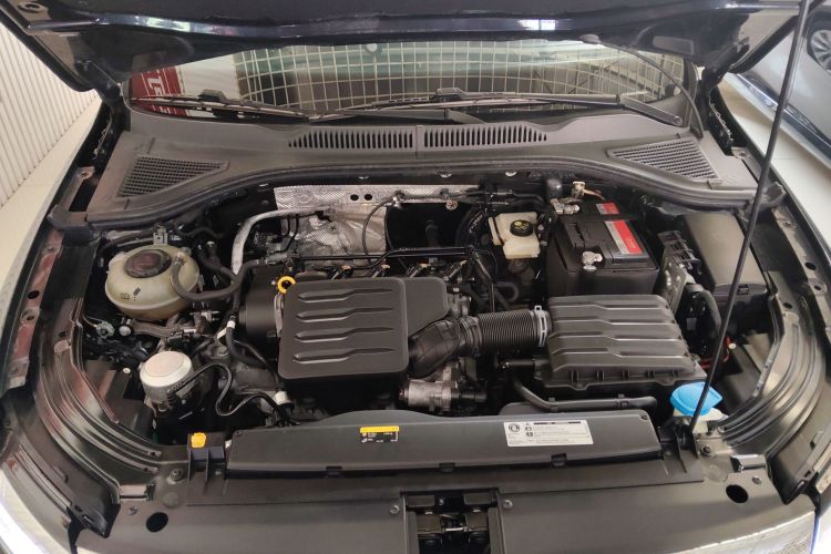 大众 朗逸 2023款 1.5L 自动得逸版机舱底盘24