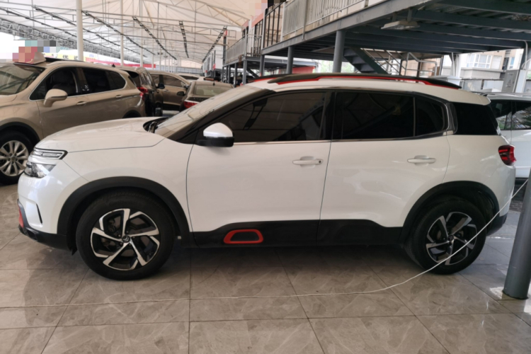 雪铁龙 天逸 C5 AIRCROSS 2017款 380THP 豪华型车身外观4