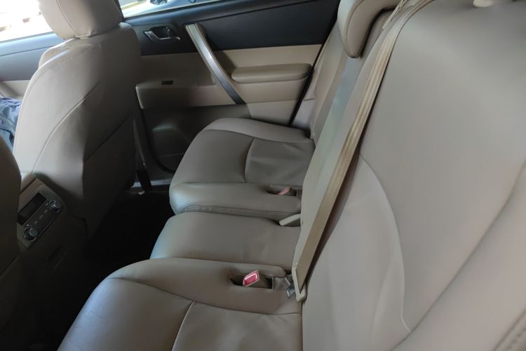 丰田 汉兰达 2012款 2.7L 两驱7座豪华版中控内饰7004