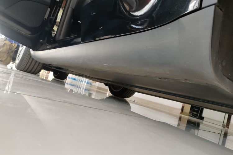 特斯拉 Model Y 2021款 长续航全轮驱动版 3D7局部细节9002