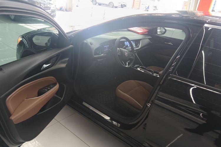 别克 君威 2023款 652T 智享型中控内饰20