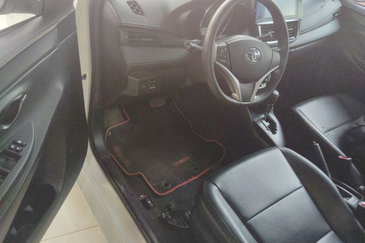 丰田 威驰 2022款 1.5L 20周年纪念版中控内饰7003