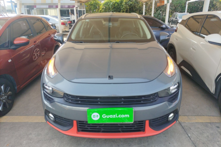 领克02 2018款 1.5T DCT两驱耀版 国V车身外观2