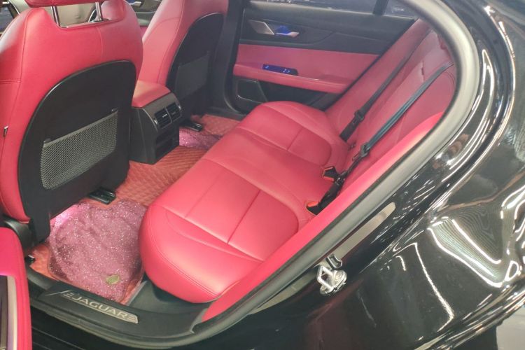 捷豹XEL 2024款 2.0T 250PS R-DYNAMIC S耀黑运动版中控内饰21