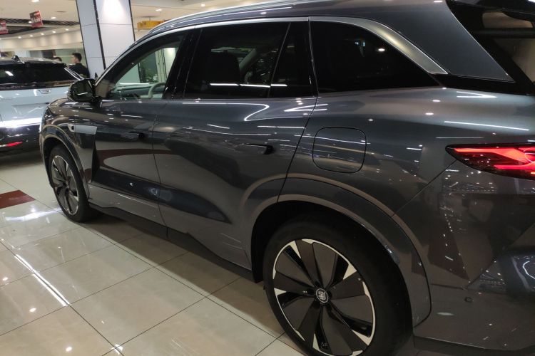 比亚迪 唐L 2025款 EV 600KM四驱激光雷达旗舰型车身外观4