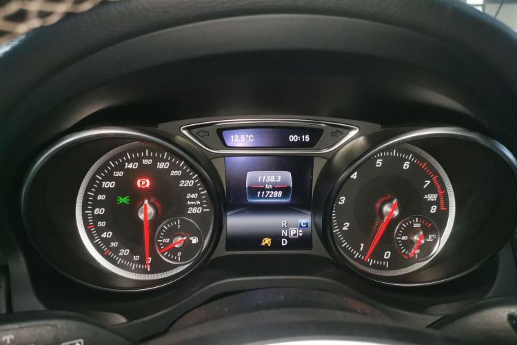 奔驰GLA 2018款 GLA 200 时尚型局部细节14