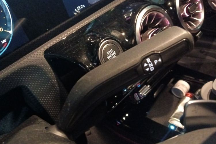 奔驰CLA 2021款 CLA 260 4MATIC中控内饰18