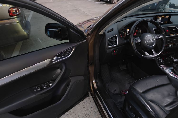 奥迪Q3 2017款 30 TFSI 风尚型中控内饰7003