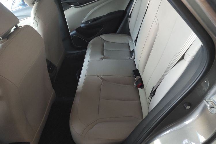 别克 英朗 2021款 典范 1.5L 自动精英型中控内饰21