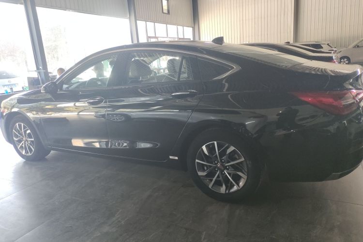 红旗H5 2022款 经典款 1.5T DCT旗悦版车身外观4