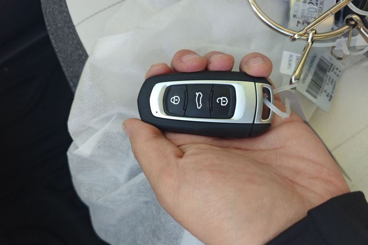 吉利银河 2025款 210km 熊猫骑士中控内饰11