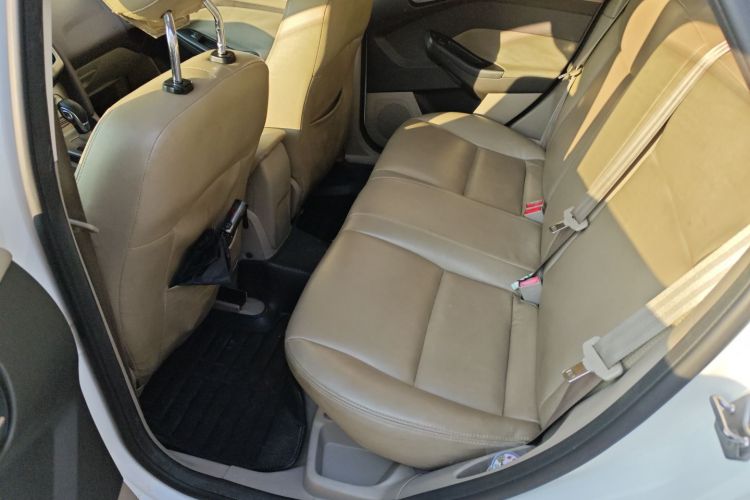 福特 福克斯 2012款 三厢 1.6L 自动舒适型中控内饰21