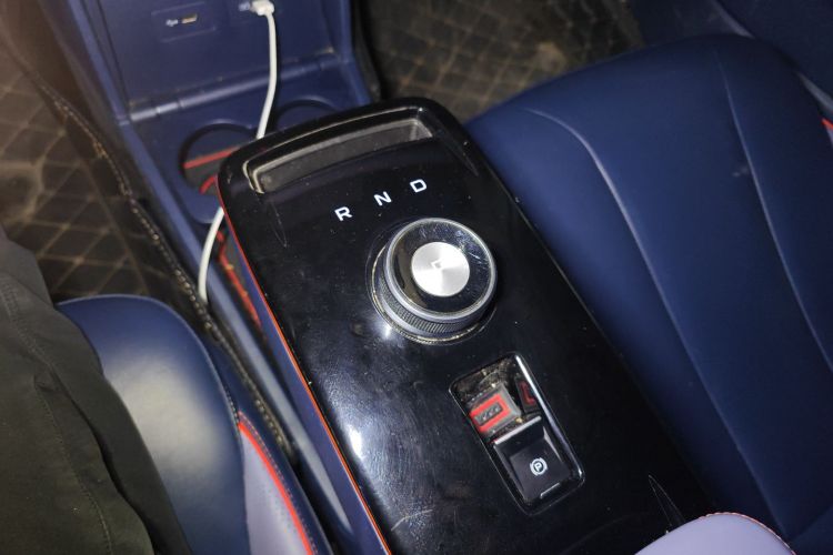 吉利几何E萤火虫 2022款 401KM 玲珑虎 4座中控内饰18