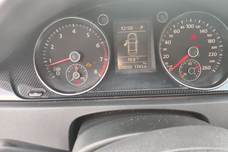 大众 迈腾 2012款 1.8TSI 豪华型中控内饰15