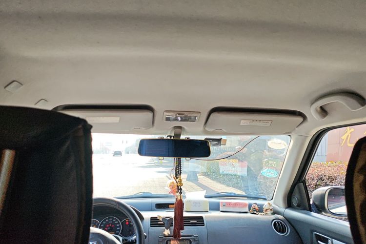 铃木 雨燕 2014款 1.5L 手动时尚型中控内饰22