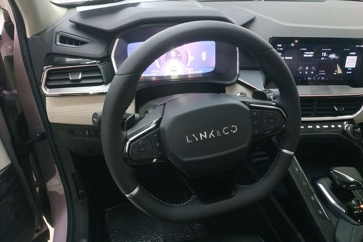 领克06 2021款 1.5T Shero粉色特别版中控内饰13