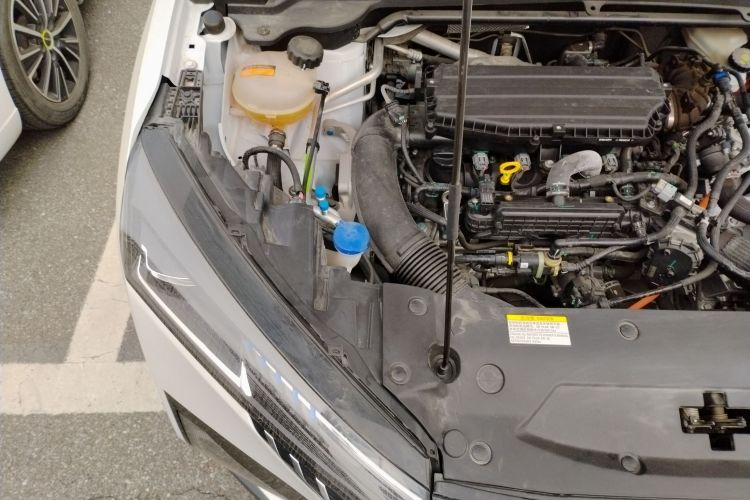 东风风神 皓瀚 2023款 DH-i 1.5T 尊贵版局部细节9006