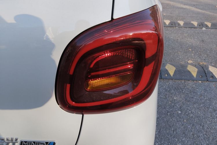 五菱汽车 宏光MINIEV 2025款 四门版 进阶款车身外观9