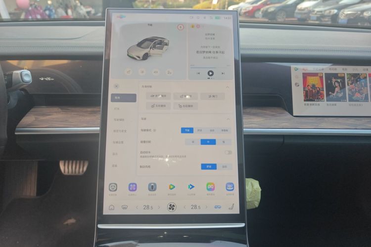 哪吒汽车 哪吒S 2023款 纯电 520km 后驱版中控内饰16