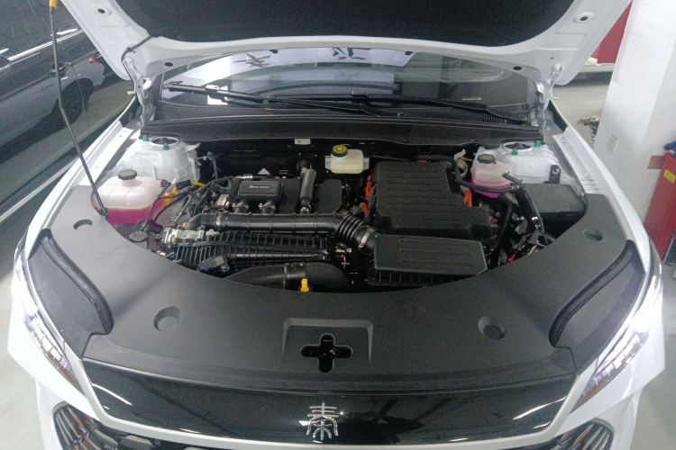 比亚迪 秦PLUS 2025款 DM-i 智驾版 55KM领先型机舱底盘24