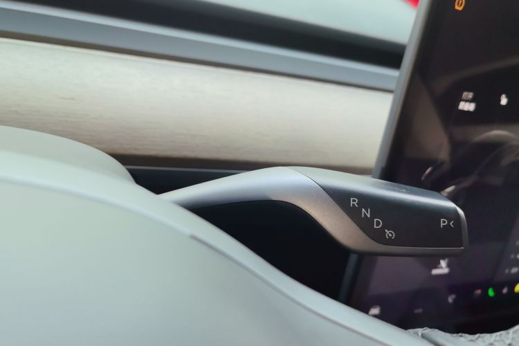 特斯拉 Model 3 2021款 标准续航后驱升级版 3D6中控内饰18