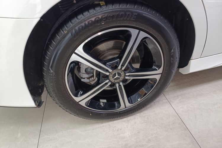 奔驰A级 2022款 改款三 A 200 L 运动轿车时尚型车身外观6008