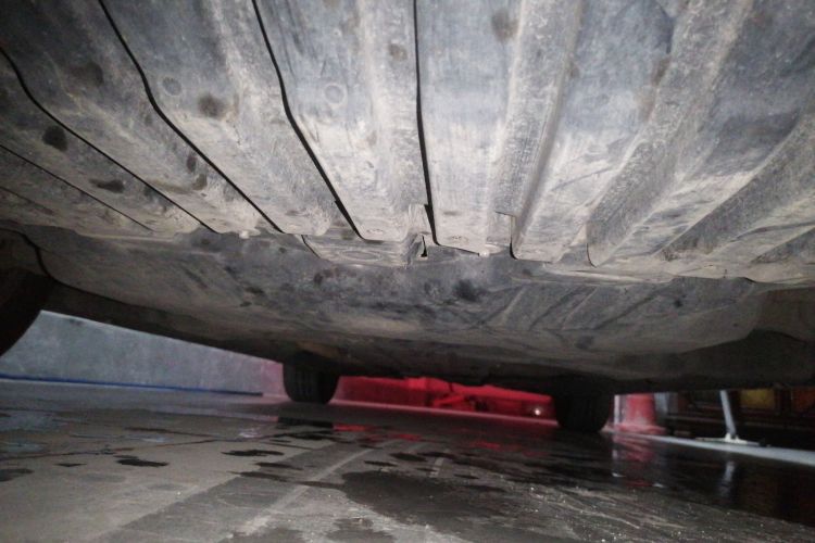 奔驰C级(进口) 2017款 改款 C 180 旅行轿车局部细节9008