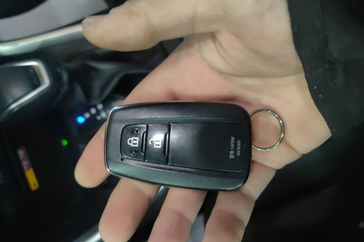 丰田 RAV4荣放 2023款 2.0L CVT四驱探险Plus版中控内饰11