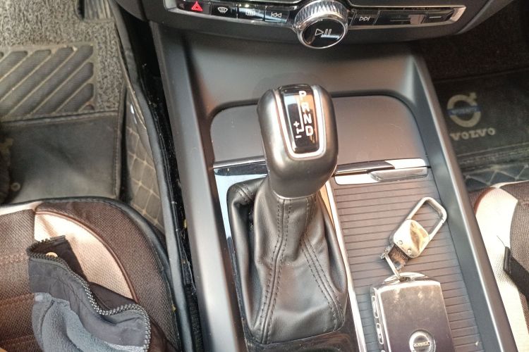 沃尔沃XC60 2020款 T5 四驱智逸豪华版中控内饰18