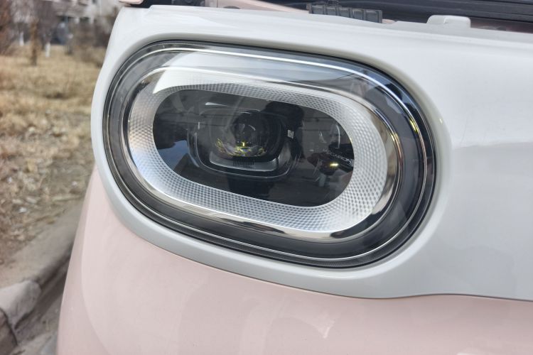 五菱汽车 宏光MINIEV 2024款 第三代 215km 青春版车身外观8