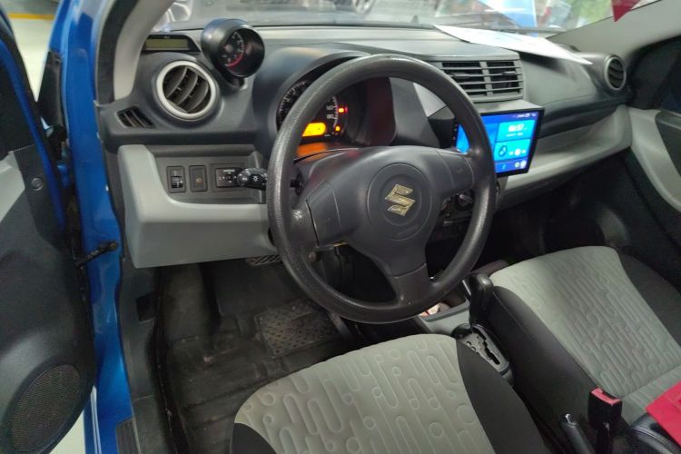 铃木 奥拓 2013款 1.0L 自动豪华型中控内饰7002