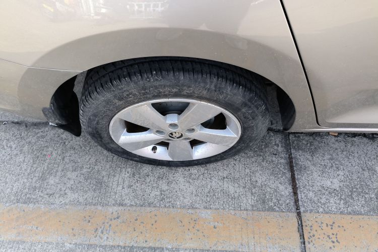 斯柯达 昕锐 2013款 1.6L 自动智选型车身外观6004